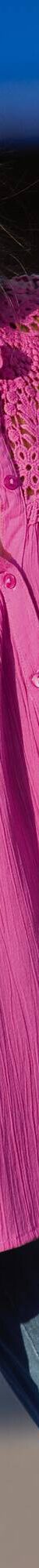 Bloes met knoopsluiting en macramé, kraagje met stroken (Indisch roze) Bloes met knoopsluiting en macramé, kraagje met stroken (Indisch roze)